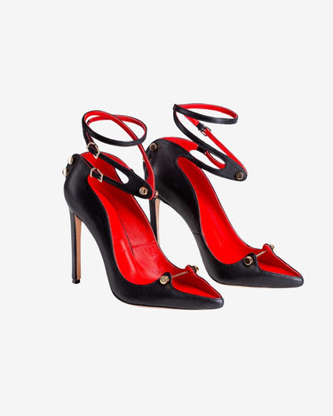 Harlot Pumps