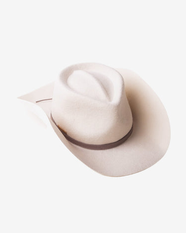 Palarie Newdora Cowboy, Alba