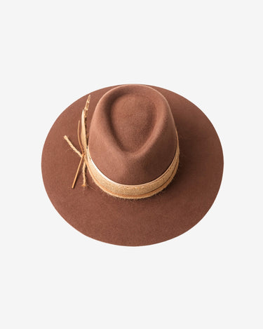Palarie Fedora, Maro Camel